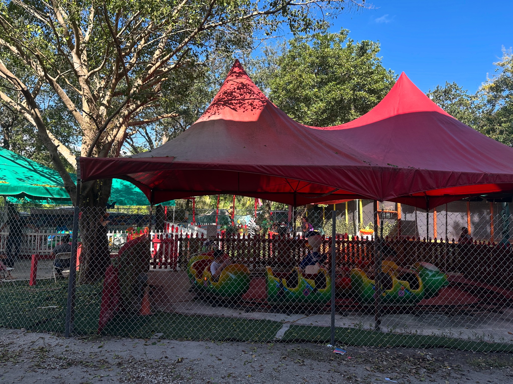 Atracciones y áreas de juego de Fun Games Adventure Park en Redland Market Village